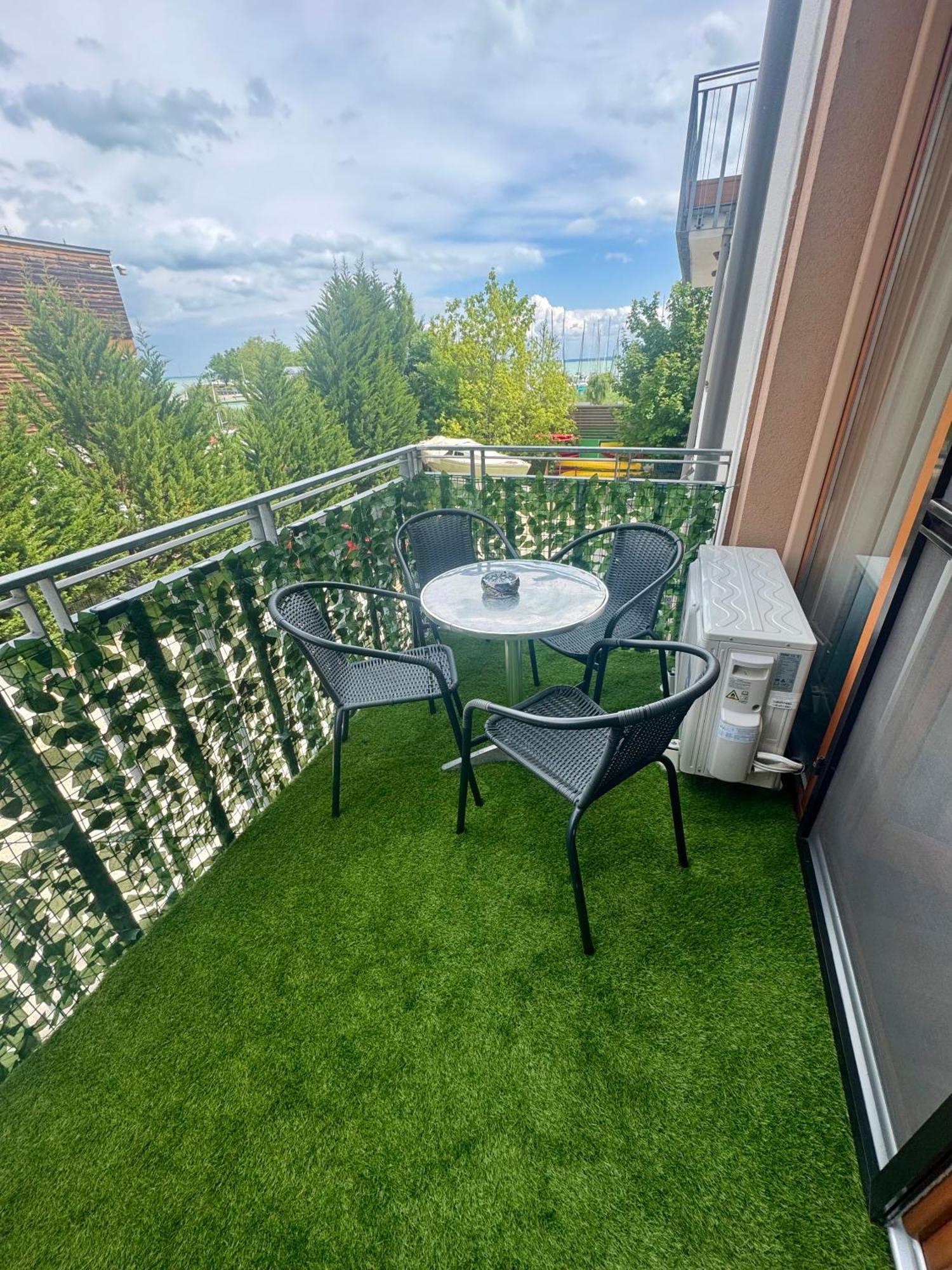 Silver Marina Apartment-Orzoett Melygarazs บาลาตอนฟือเรด ภายนอก รูปภาพ